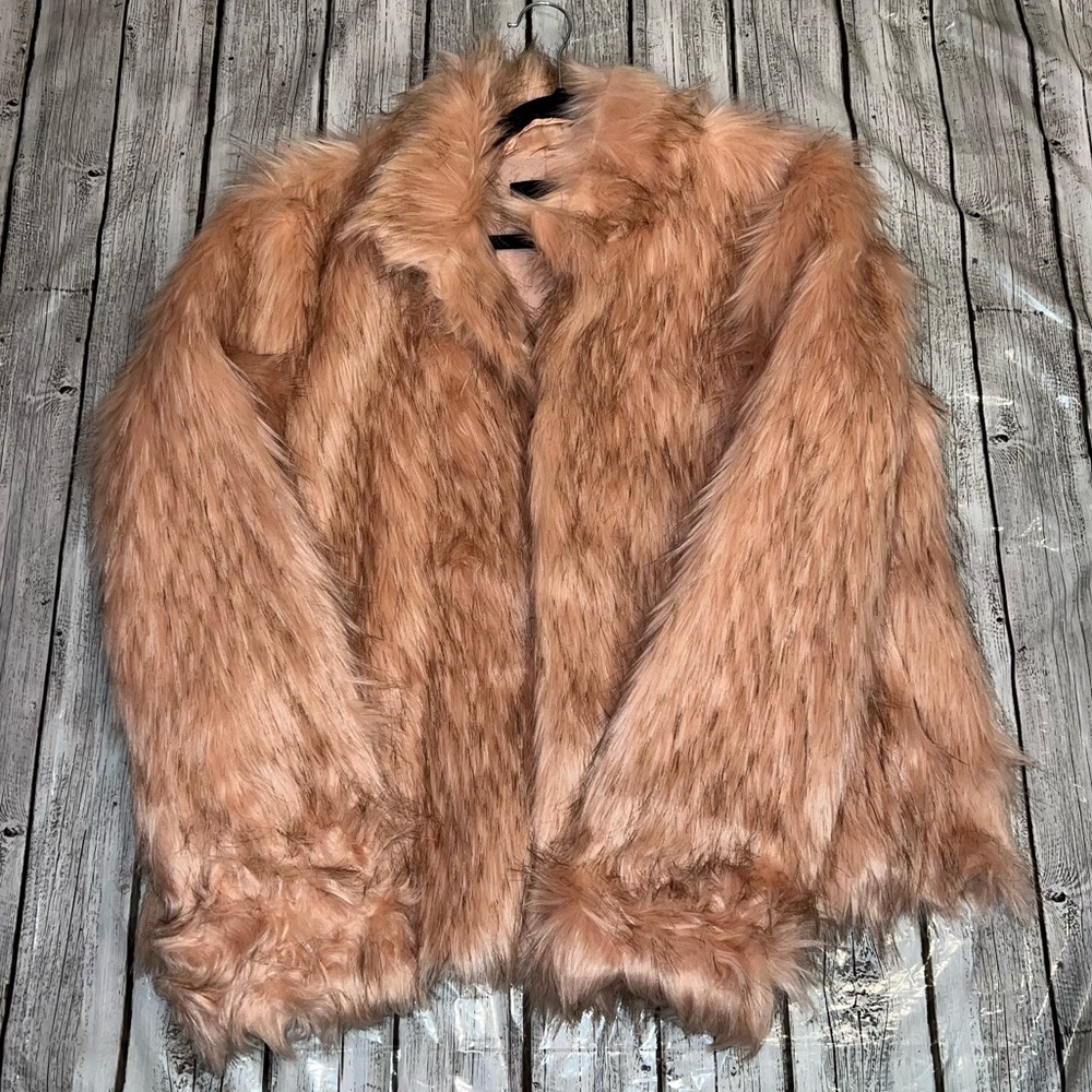 🎉Host Pick🎉Fashion Nova Faux Fur Coat